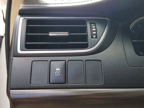 Used 2017 Toyota Camry LE image 28