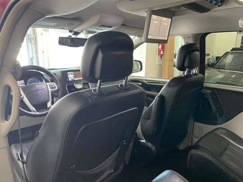 Used 2015 Chrysler Town & Country Touring-L w/ Driver Convenience Group FWD image 38