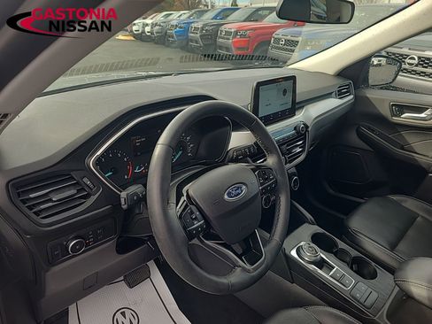 Used 2022 Ford Escape SEL image 32