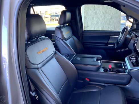 Used 2025 Ford Expedition Tremor image 9