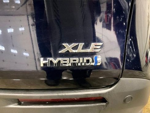 Used 2024 Toyota Sienna XLE w/ XLE Plus Package image 8
