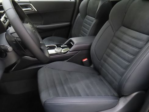 New 2025 Mitsubishi Outlander SE image 10