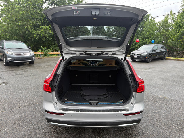 Used 2025 Volvo V60 B5 Cross Country Ultra w/ Protection Package Premier AWD/4WD image 13
