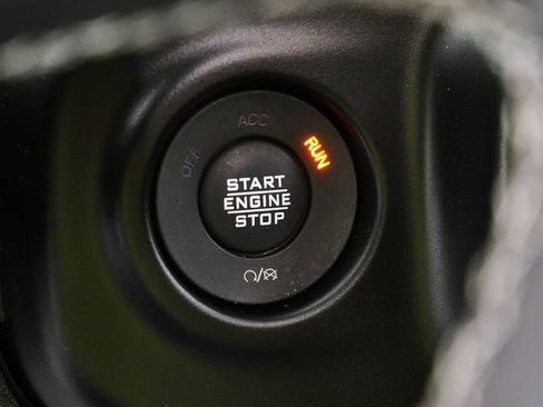Used 2023 Jeep Gladiator Overland AWD/4WD image 25