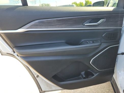 Used 2021 Jeep Grand Cherokee L Limited RWD image 28