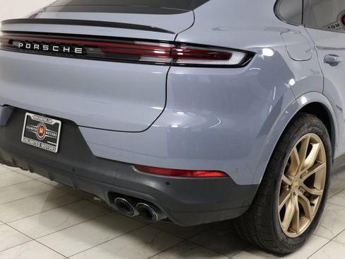 Used 2024 Porsche Cayenne Coupe image 40