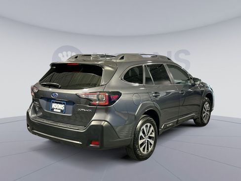Used 2023 Subaru Outback Premium image 7