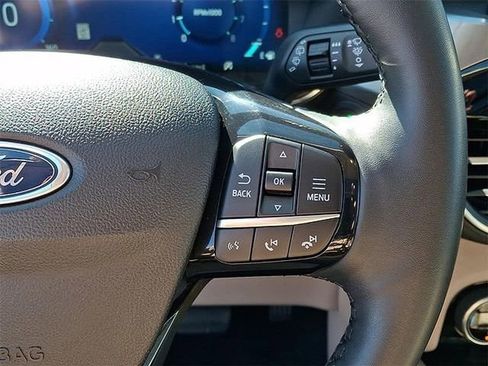 Used 2021 Ford Escape Titanium image 25