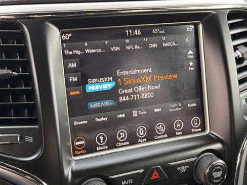 Used 2018 Jeep Grand Cherokee Altitude image 15