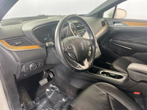 Used 2019 Lincoln MKC Reserve w/ MKC Climate Package AWD/4WD image 9