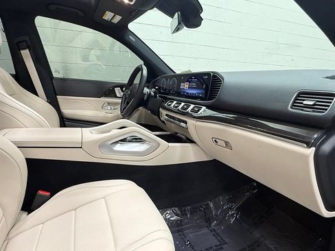 Used 2024 Mercedes-Benz GLE 450e 4MATIC image 41