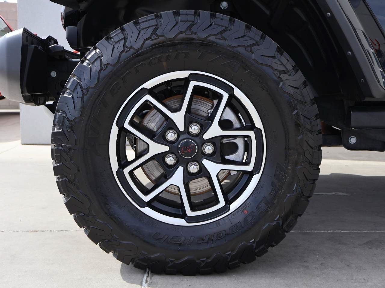 Used 2025 Jeep Gladiator Mojave w/ Safety Group AWD/4WD image 6