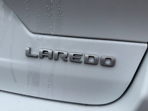 New 2025 Jeep Grand Cherokee Laredo image 16