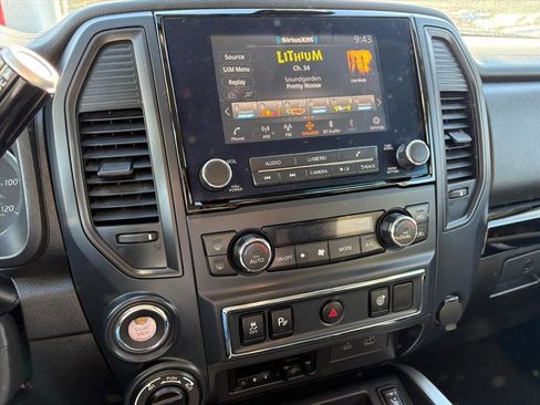 Used 2024 Nissan Titan SV w/ SV Convenience Package image 13