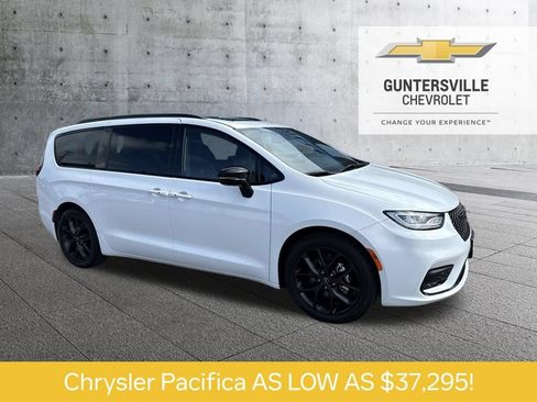 Used 2026 Chrysler Pacifica Limited w/ S Appearance Package FWD image 1