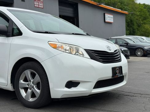 Used 2015 Toyota Sienna L FWD image 33