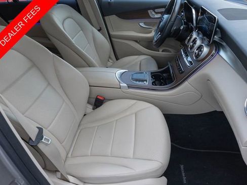 Used 2022 Mercedes-Benz GLC 300 4MATIC w/ Premium Package Lite image 21