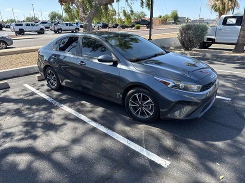 Used 2022 Kia Forte LXS FWD image 3