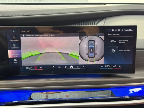 Used 2023 BMW i7 xDrive60 w/ Executive Package 2 image 33