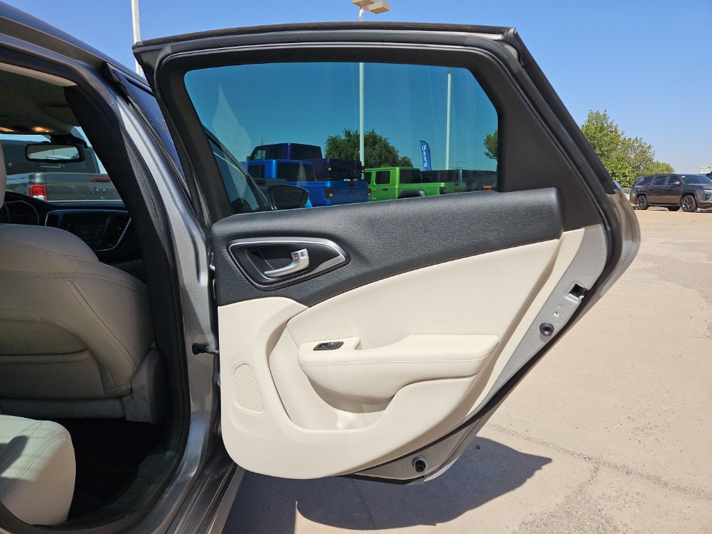 Used 2016 Chrysler 200 Limited FWD image 23