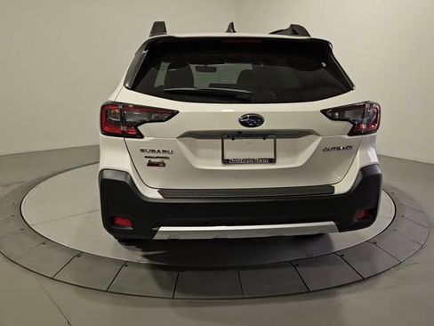 Used 2025 Subaru Outback Limited image 5