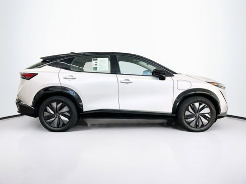 Used 2024 Nissan Ariya AWD image 10