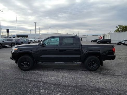 Used 2023 Toyota Tacoma SR image 9