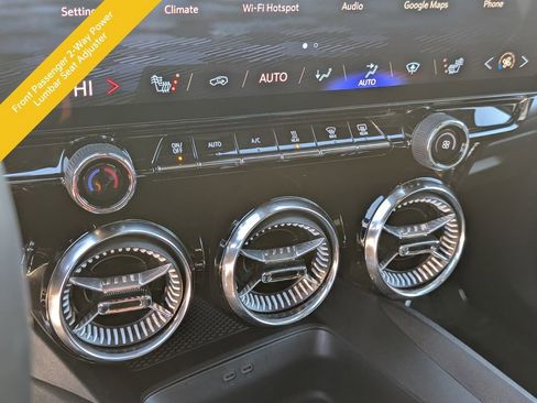 Used 2025 Chevrolet Blazer EV LT image 24