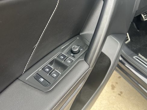 Certified 2023 Volkswagen Tiguan SE R-Line image 14