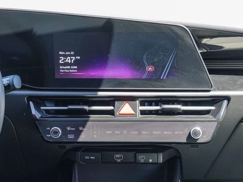 Certified 2023 Kia Niro EX Touring FWD image 12