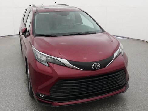 New 2026 Toyota Sienna XLE FWD image 14