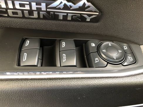 Used 2025 Chevrolet Silverado 1500 High Country w/ Midnight Edition AWD/4WD image 36