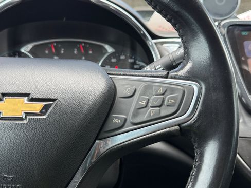Used 2017 Chevrolet Malibu LT w/ Leather Package FWD image 16