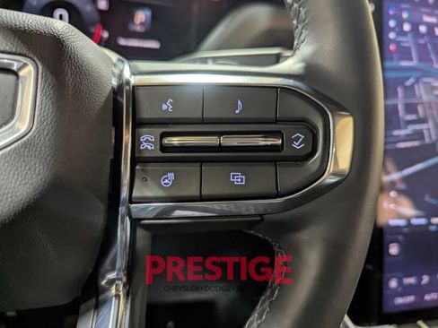 Used 2025 GMC Yukon XL Denali image 21