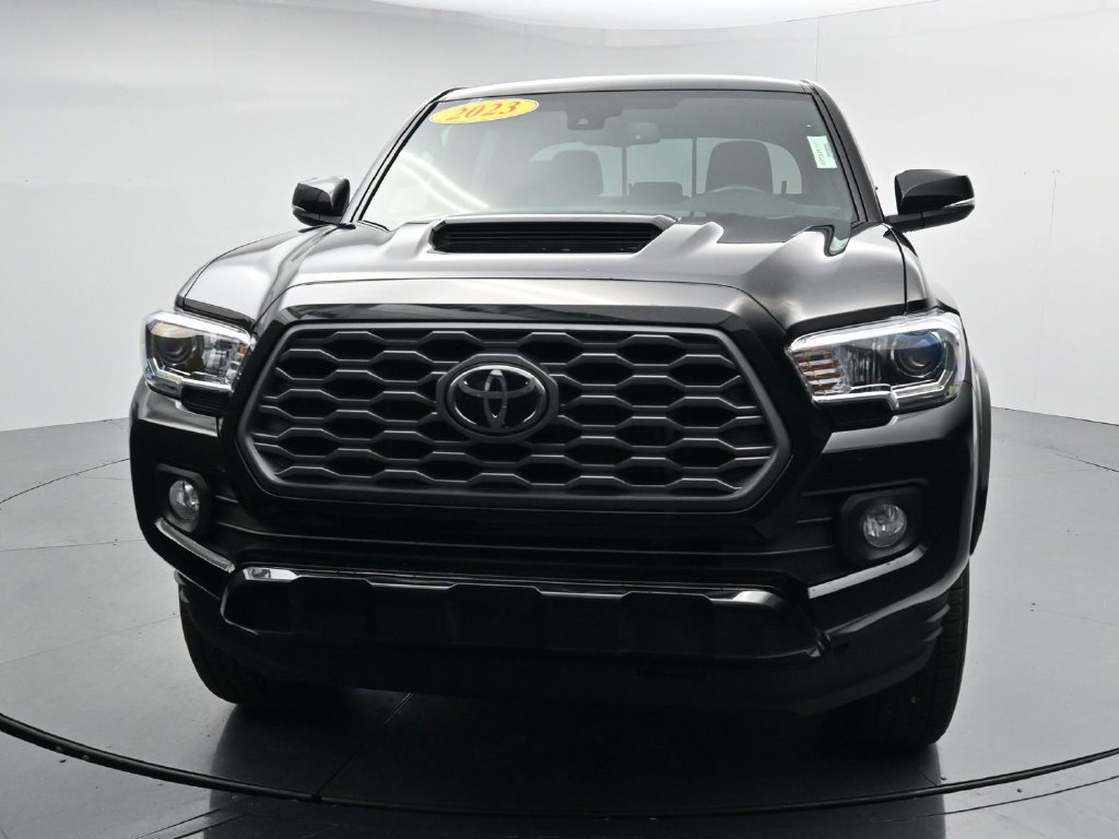 Used 2023 Toyota Tacoma TRD Sport AWD/4WD image 3
