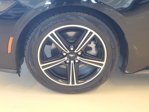 Used 2025 Ford Mustang Premium RWD image 6