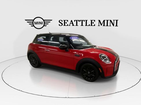 Used 2023 MINI Cooper 2-Door Hardtop FWD image 2