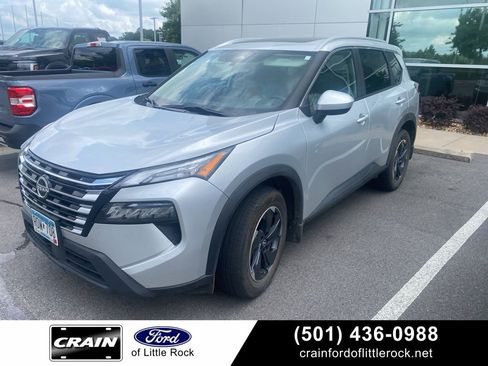 Used 2024 Nissan Rogue SV w/ SV Premium Package AWD/4WD image 1