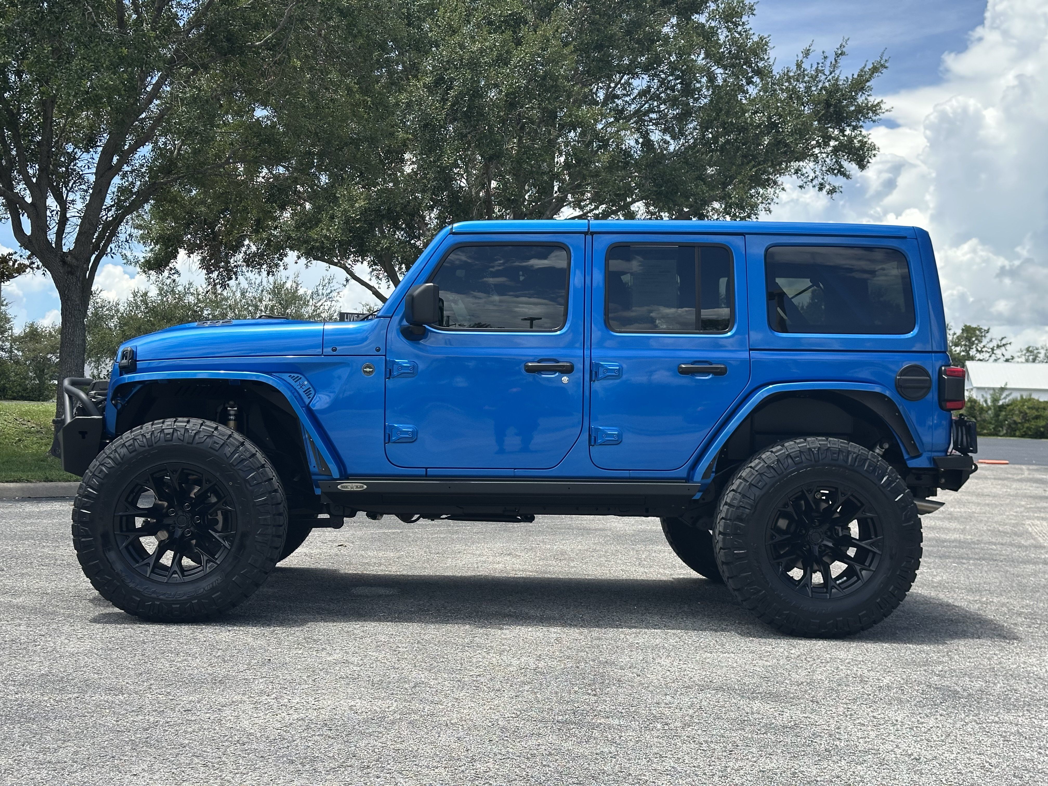 Used 2021 Jeep Wrangler Unlimited Rubicon w/ Dual Top Group AWD/4WD image 2