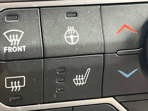 Used 2022 Jeep Wrangler Unlimited Sahara w/ LED Lighting Group AWD/4WD image 28