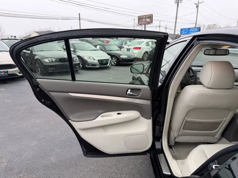 Used 2015 INFINITI Q40 w/ Navigation Package image 34