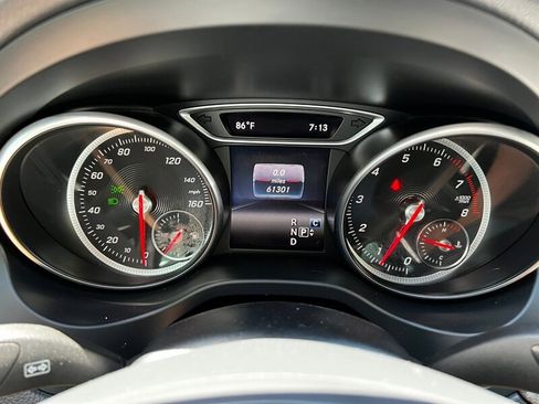Used 2018 Mercedes-Benz GLA 250 4MATIC w/ Premium Package image 34