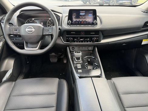 Certified 2025 Nissan Rogue SV w/ SV Premium Package FWD image 30