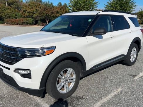 Used 2022 Ford Explorer XLT w/ Equipment Group 202A image 27