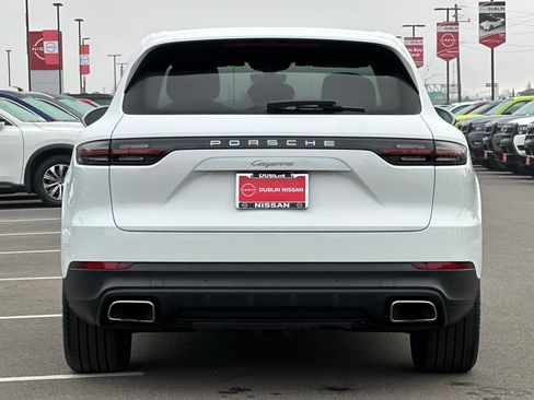 Used 2023 Porsche Cayenne Base image 5