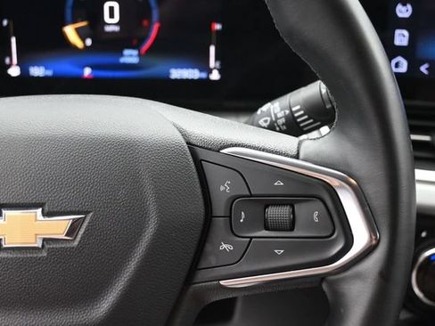 Used 2025 Chevrolet Trax LT w/ LT Convenience Package FWD image 22