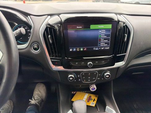 Used 2022 Chevrolet Traverse LT image 14