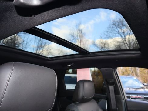 Used 2025 Cadillac XT5 Premium Luxury image 28