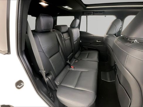 Used 2024 Lexus GX 550 w/ Accessory Package (2T) AWD/4WD image 25