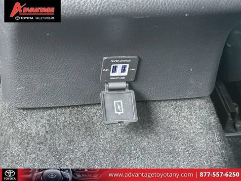 Used 2024 Toyota Camry SE w/ Cold Weather Package FWD image 15